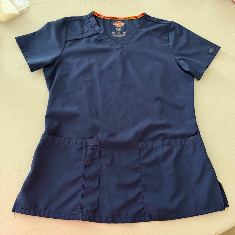 Dickies womens Navy scrub top sz S 2 large pockets in front nurse medical work